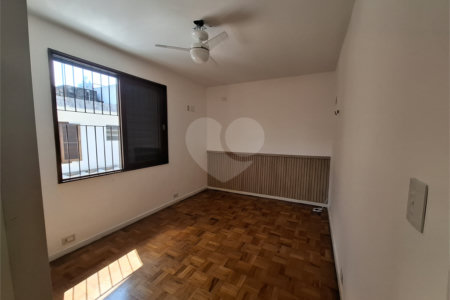 Sobrado à venda com 3 quartos, sendo 1 suíte, em Chácara Santo Antônio, São Paulo, SP