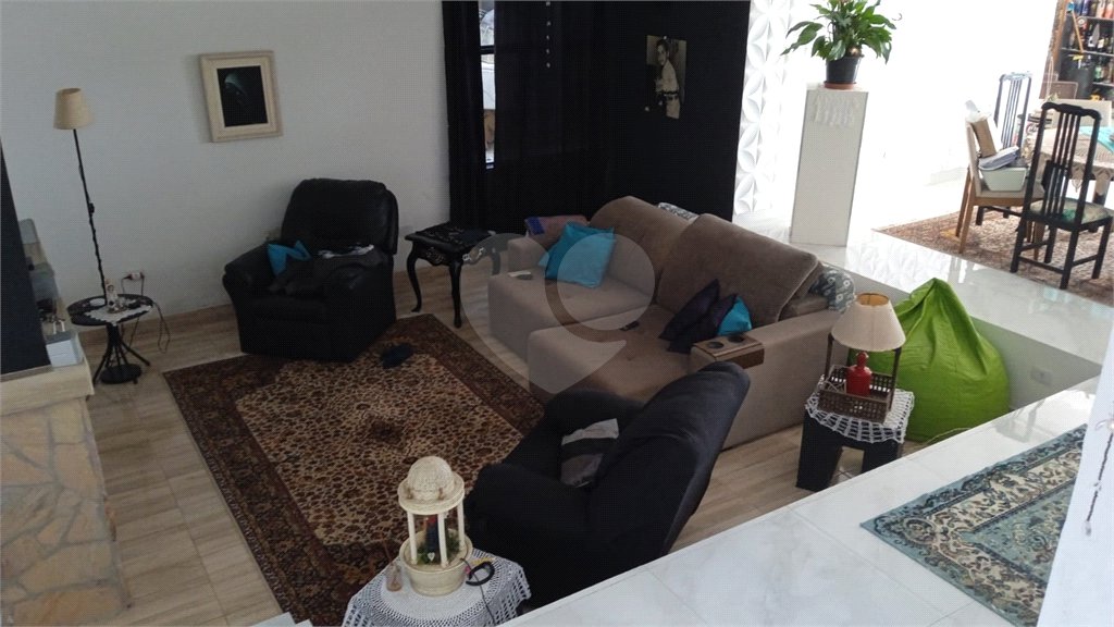 Casa à venda com 3 suítes em Jundiaizinho (terra Preta), Mairiporã, SP
