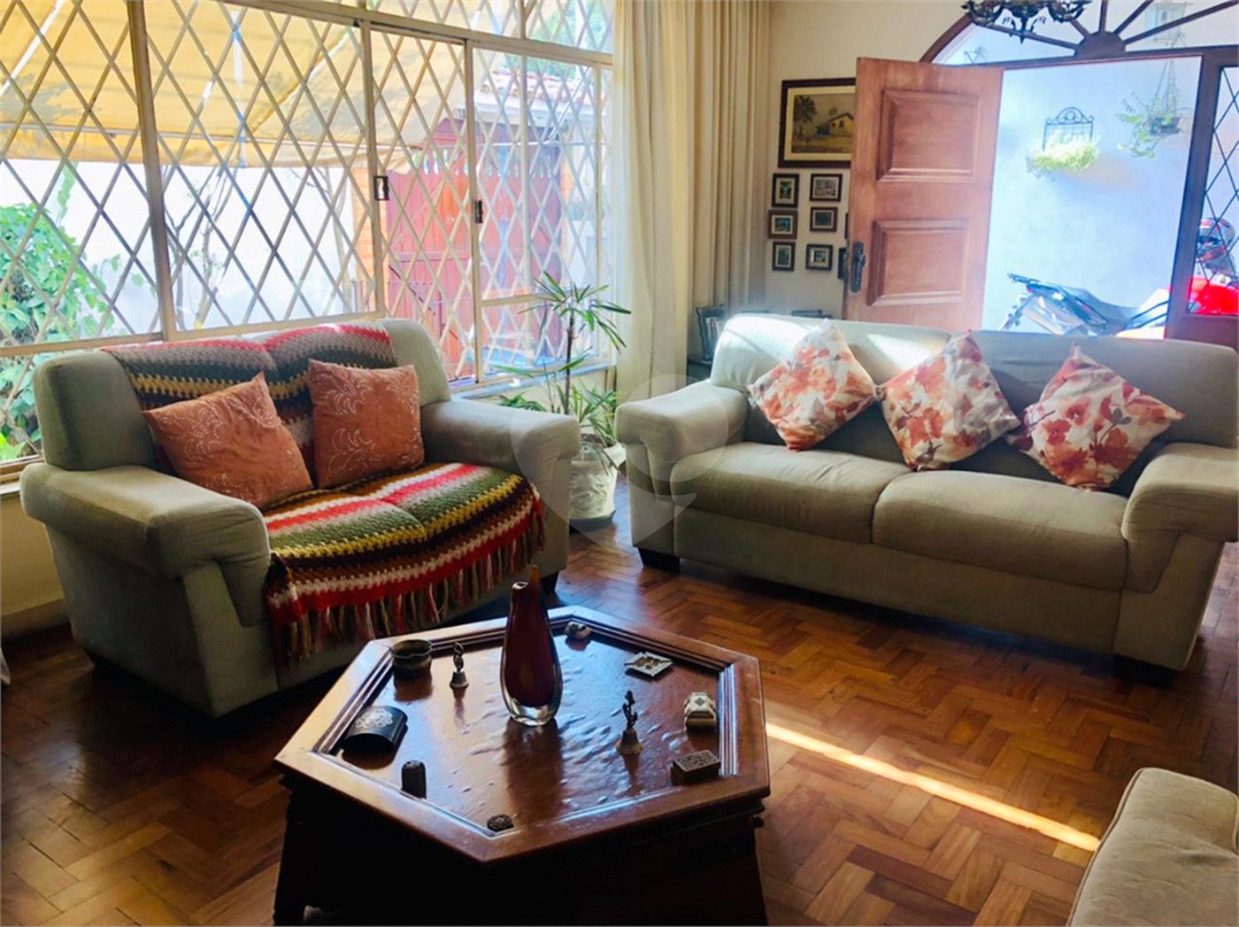 Sobrado à venda com 5 suítes em Vila Cordeiro, São Paulo, SP