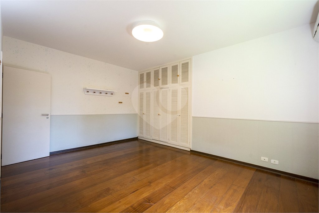 Casa à venda com 4 suítes no condomínio Chácara Flora, São Paulo - SP