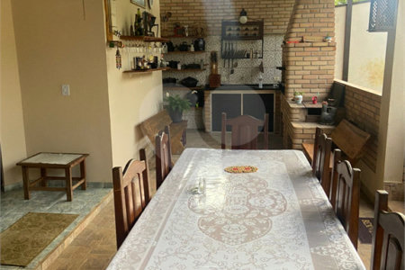 Sobrado à venda com 3 quartos, sendo 1 suíte,  em Vila Suissa, Mogi das Cruzes, SP
