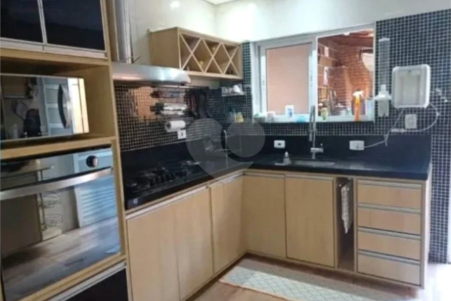 Sobrado à venda com 4 quartos, sendo 1 suíte, em Jaraguá, São Paulo, SP