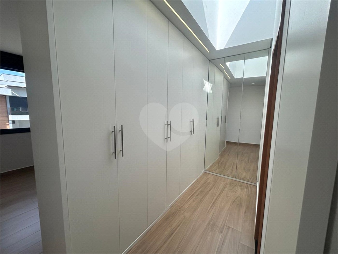 Casa à venda com 3 suítes no condomínio Alphaville Castelo, Itu - SP