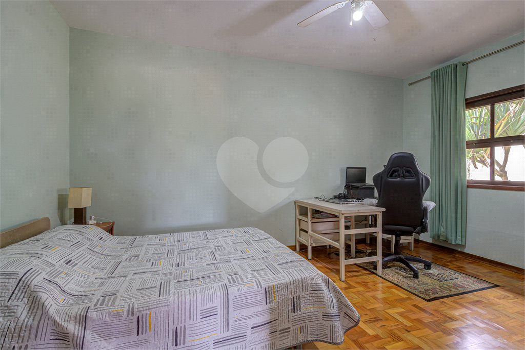 Sobrado à venda com 5 quartos, sendo 3 suítes, em Chácara Monte Alegre, São Paulo, SP