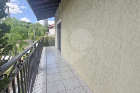 Casa à venda com 4 quartos, sendo 2 suítes, no condomínio Grape Village, Vinhedo - SP