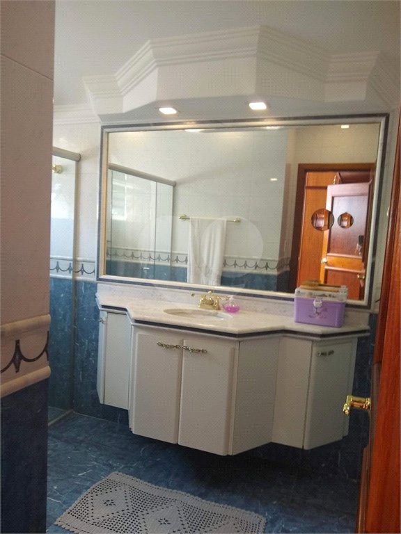 Casa à venda com 4 quartos, sendo 2 suítes, no condomínio Osato, Atibaia - SP