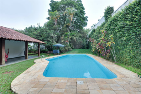 Casa Térrea à venda com 4 quartos, sendo 2 suítes, em Alto da Boa Vista, São Paulo, SP