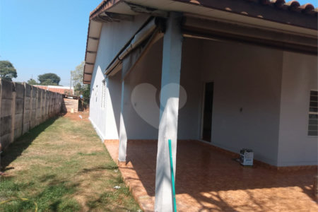 Casa à venda com 3 quartos em Vila Apolo, Itapetininga, SP