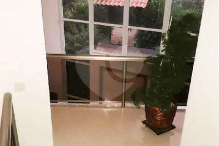 Sobrado à venda com 5 quartos, sendo 3 suítes, em Campos de Atibaia, Atibaia, SP