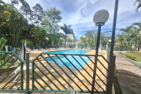 Casa à venda com 5 quartos, sendo 3 suítes,  no condomínio Vila Panamericana, São Paulo - SP