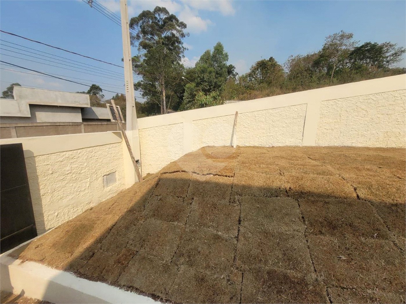 Casa à venda com 3 quartos, sendo 1 suíte, no condomínio Mirante da Mantiqueira I, Mairiporã - SP