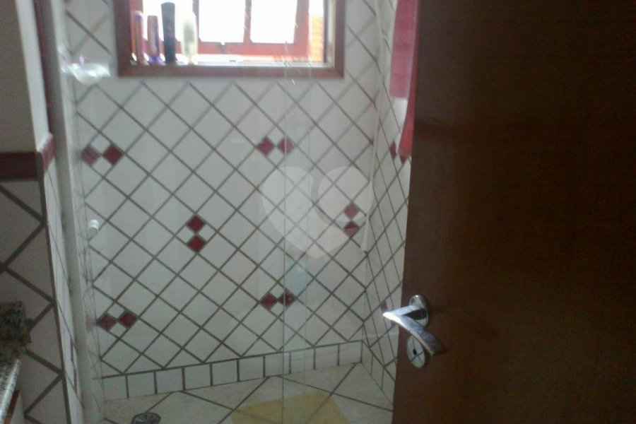 Sobrado à venda com 5 suítes em Enseada, Bertioga, SP
