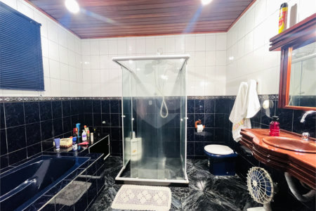 Casa à venda com 4 quartos, sendo 1 suíte, em Campo Grande, Rio de Janeiro, RJ