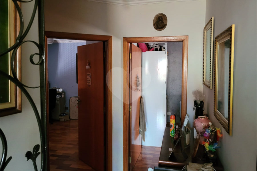 Sobrado à venda com 4 quartos, sendo 3 suítes, em Horto, São Paulo, SP