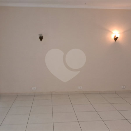 Casa à venda ou para alugar com 3 quartos, sendo 1 suíte, no condomínio Maison, São Paulo - SP
