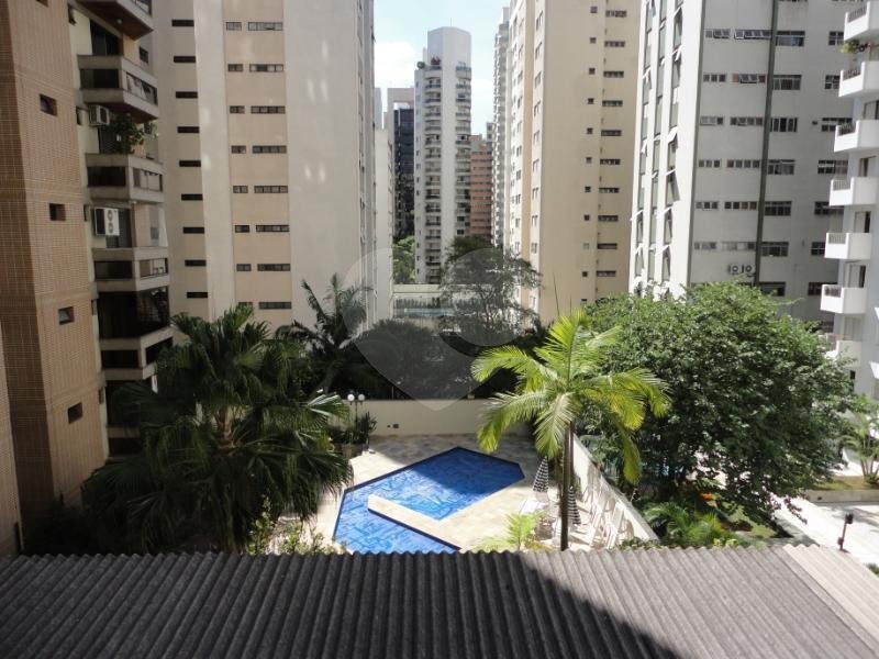 Apartamento à venda com 3 quartos, sendo 1 suíte, em Moema, São Paulo, SP