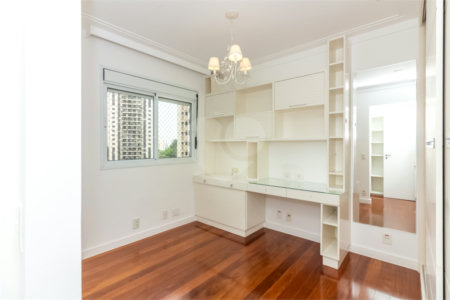 Apartamento à venda com 3 suítes em Alto da Boa Vista, São Paulo, SP
