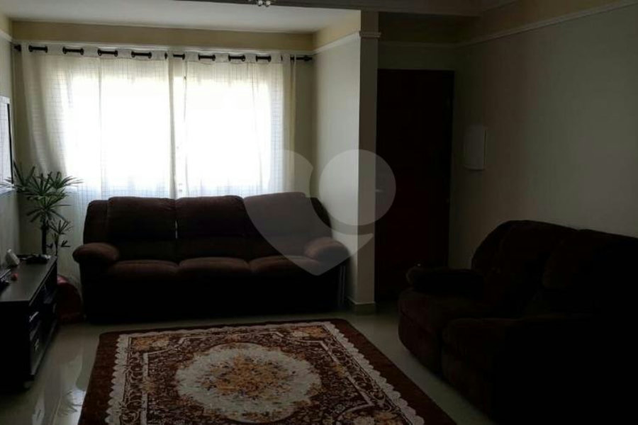 Sobrado à venda com 4 quartos, sendo 3 suítes, em Jardim Virginia Bianca, São Paulo, SP