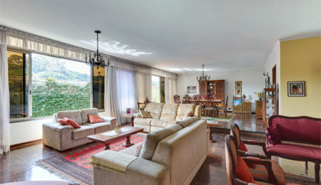 Casa de Vila à venda com 4 quartos, sendo 3 suítes,  em Alto da Boa Vista, São Paulo, SP