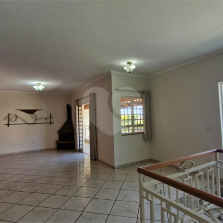 Casa sofisticada à venda em bairro nobre de Atibaia | 3 dormitórios | 408 m²