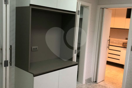 Apartamento à venda com 4 suítes em Vila Suzana, São Paulo, SP
