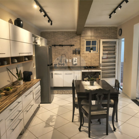 Casa à venda com 3 suítes em Vila Lavínia, Mogi das Cruzes, SP
