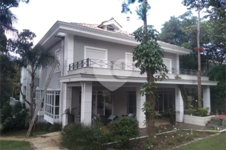 Casa à venda ou para alugar com 4 suítes no condomínio Chácara Flora, São Paulo - SP