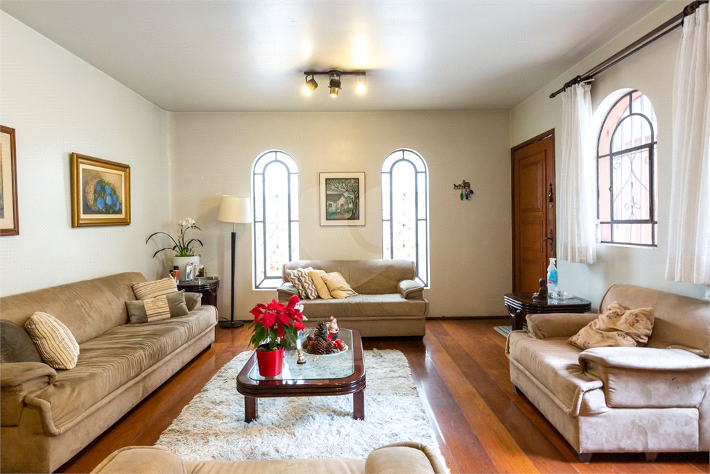 Casa à venda com 4 quartos, sendo 2 suítes, em Campo Belo, São Paulo, SP