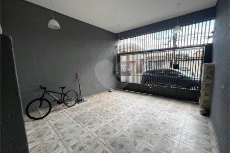 Sobrado à venda com 4 quartos, sendo 2 suítes,  em Jardim Marisa, São Paulo, SP