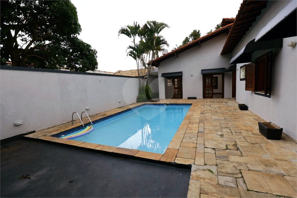 Casa à venda com 4 quartos, sendo 2 suítes, em Jardim São Bento, São Paulo, SP