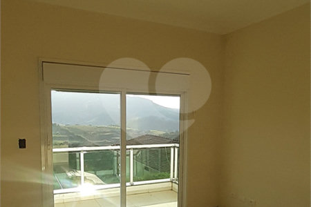 Casa em condomínio à venda ou para alugar com 5 quartos, sendo 3 suítes,  no Centro, Bom Jesus dos Perdões, SP