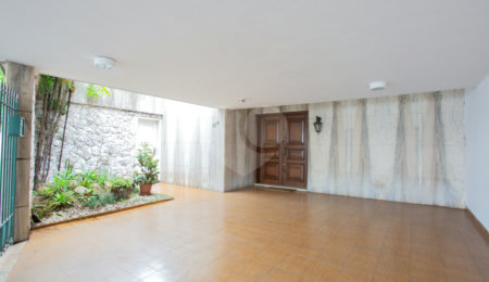Casa à venda ou para alugar com 3 quartos, sendo 1 suíte,  em Mirandópolis, São Paulo, SP