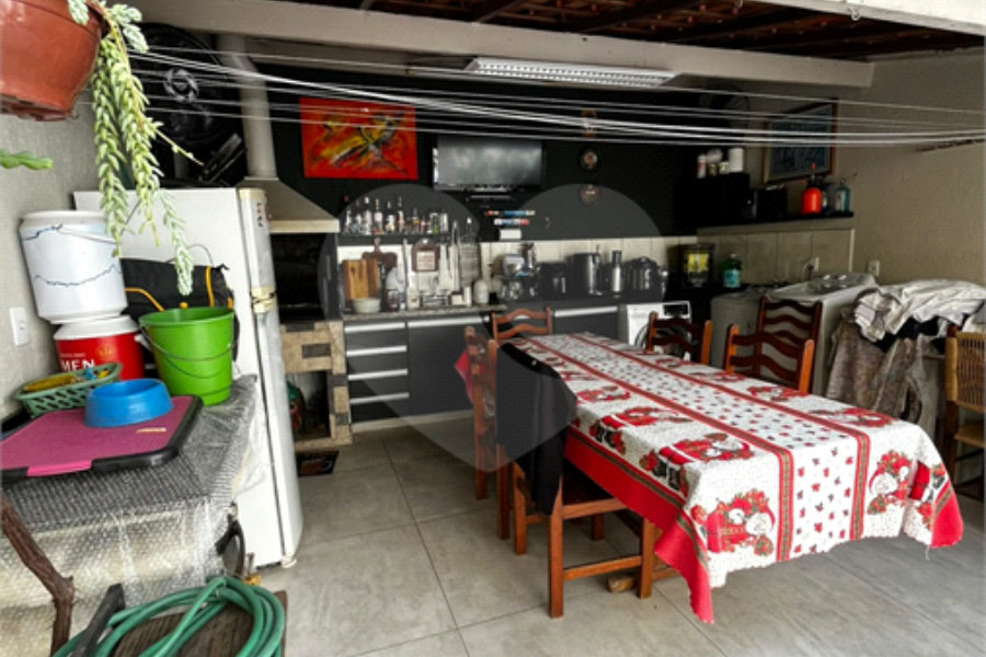 Sobrado à venda com 3 quartos, sendo 1 suíte, em Jaraguá, São Paulo, SP