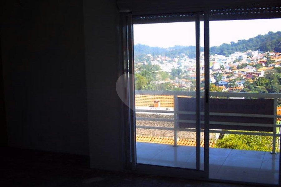 Sobrado à venda com 3 quartos, sendo 1 suíte, em Vila Irmãos Arnoni, São Paulo, SP