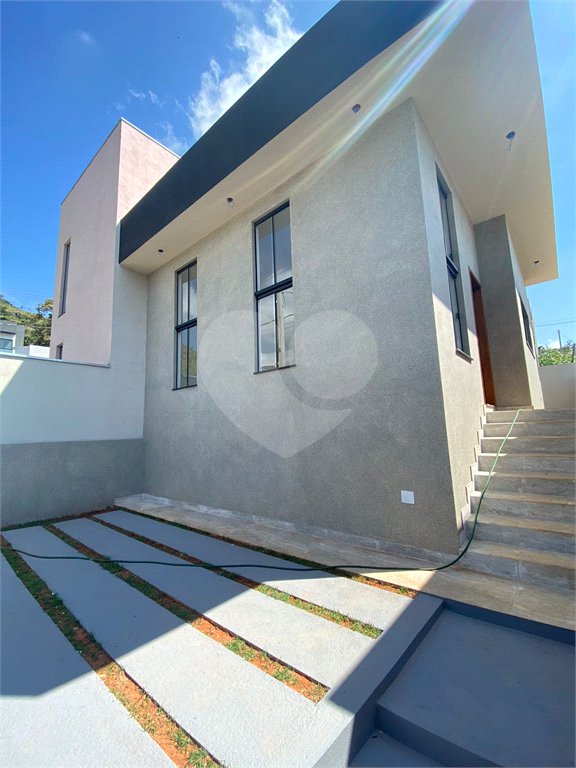 Casa à venda com 3 quartos, sendo 1 suíte, no condomínio Residencial Santa Martha, Bom Jesus dos Perdões - SP