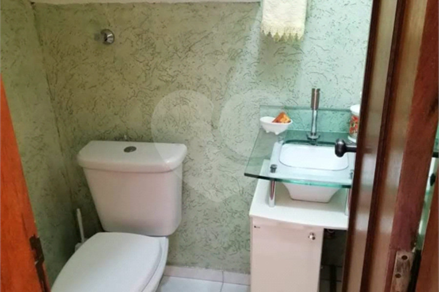 Sobrado à venda com 3 quartos, sendo 1 suíte, em Tremembé, São Paulo, SP