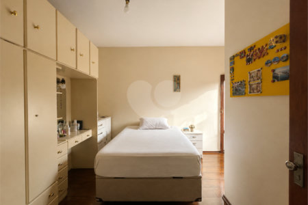 Casa de Vila à venda com 4 quartos, sendo 1 suíte, em Cupecê, São Paulo, SP