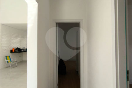 Casa à venda com 3 quartos, sendo 1 suíte, no condomínio Villagio Brasil, Atibaia - SP