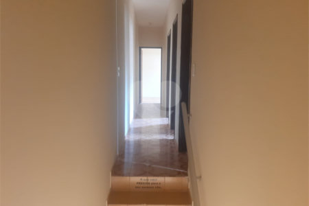 Sobrado à venda com 3 quartos em Vila Clarice, São Paulo, SP