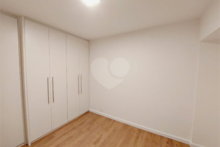 Apartamento à venda com 4 quartos, sendo 2 suítes,  em Alto da Lapa, São Paulo, SP