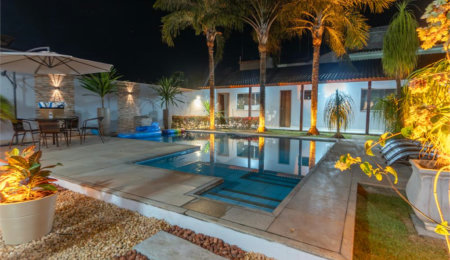 Casa à venda com 6 quartos, sendo 2 suítes,  em Outerio da Glória, Porto Seguro, BA