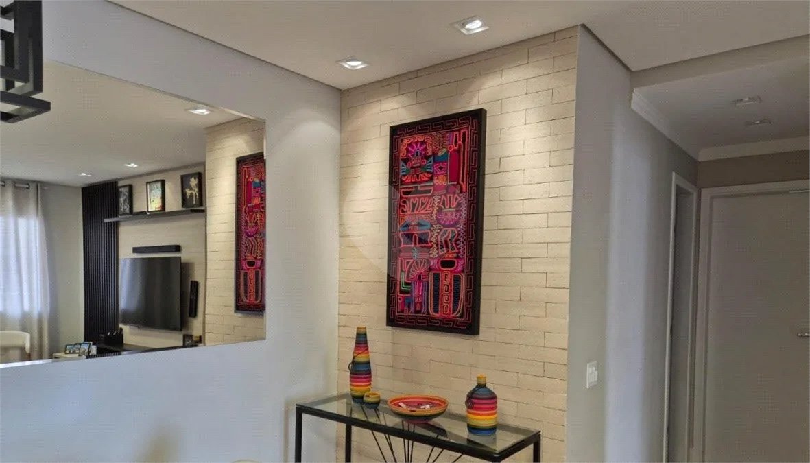Apartamento reformado de 92 m² no Baeta Neves, com 2 dormitórios, 1 suíte, sala ampliada, área gourmet, 2 vagas, planejados e lazer completo.