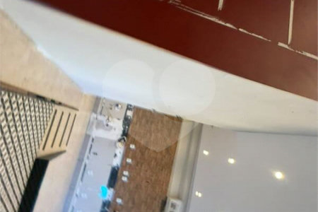 SALÃO COMERCIAL PARA LOCAÇÃO EM INDAIATUBA SP! - Av. Pres. Kennedy! - Salão comercial de 89,64 m² no térreo do Edifício Granada une modernidade, conforto e a melhor localização de Indaiatuba. Destaques do Imóvel: - Espaço Amplo: Salão principal com excelente iluminação natural. - Infraestrutura: