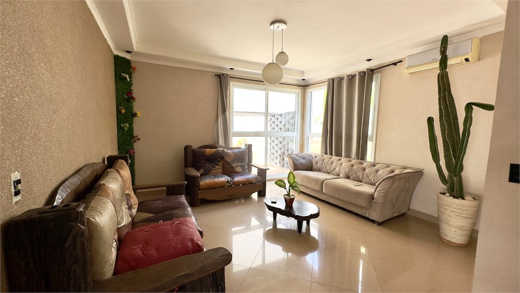 Casa à venda com 5 quartos, sendo 3 suítes, no condomínio Residencial Helvetia Park, Indaiatuba - SP