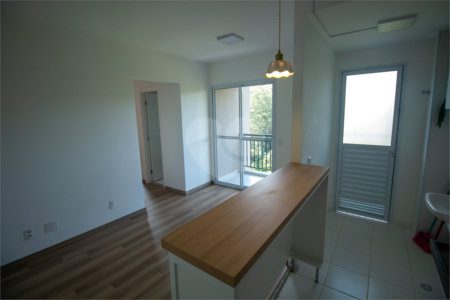 Apartamento para alugar com 2 quartos, sendo 1 suíte, em Chácaras Manão, Mairinque, SP