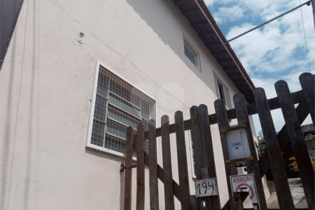 Casa à venda com 2 quartos, sendo 1 suíte, no Centro, Bom Jesus dos Perdões, SP