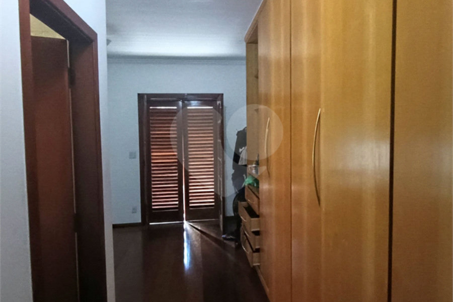SOBRADO DE 426,0 M² COM 04 SUITES, SALÃO DE FESTAS, 06 VAGAS,06 BANHEIROS E PISCINA PARA LOCAÇÃO OU VENDA NO BARRO BRANCO