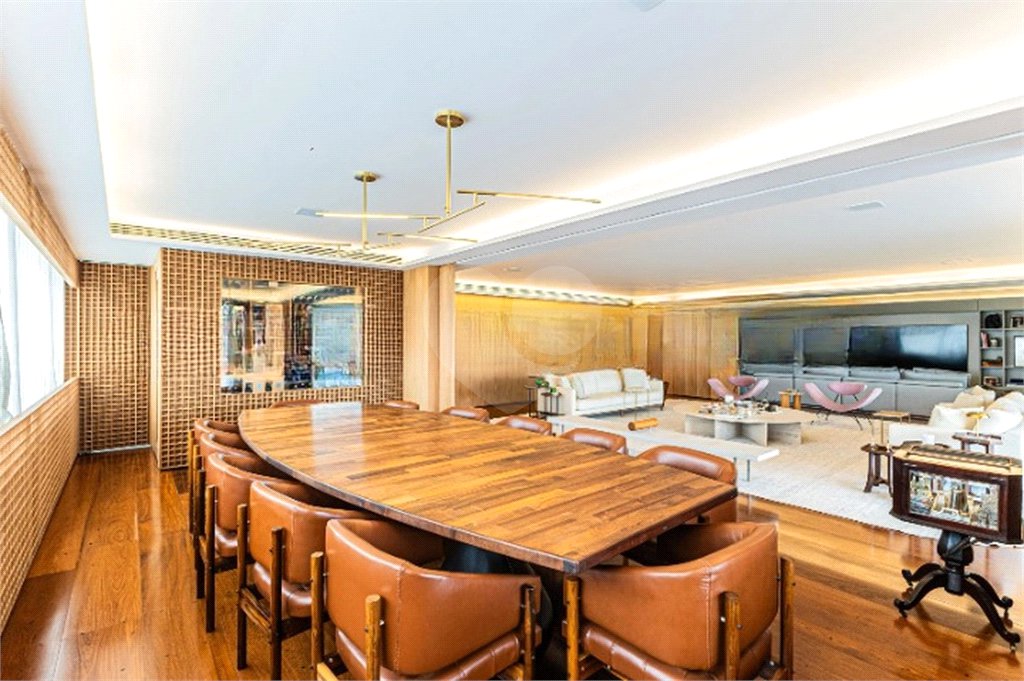 Apartamento à venda com 3 suítes em Vila Suzana, São Paulo, SP