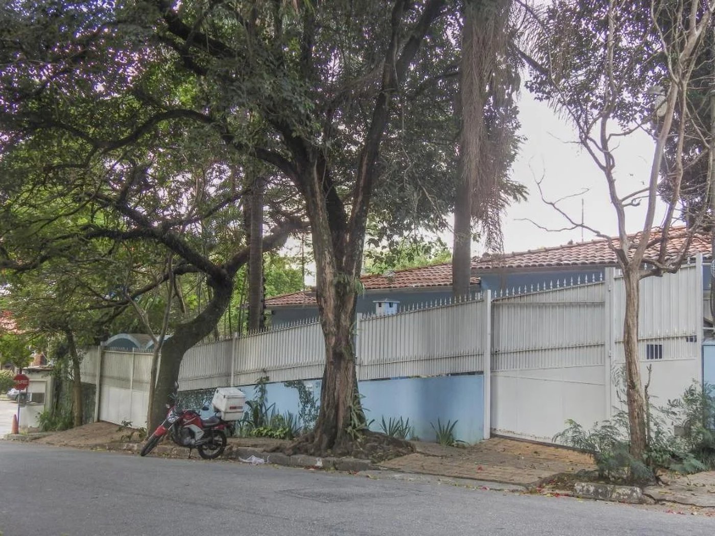 Casa Térrea à venda com 4 quartos, sendo 2 suítes,  em Jardim das Bandeiras, São Paulo, SP