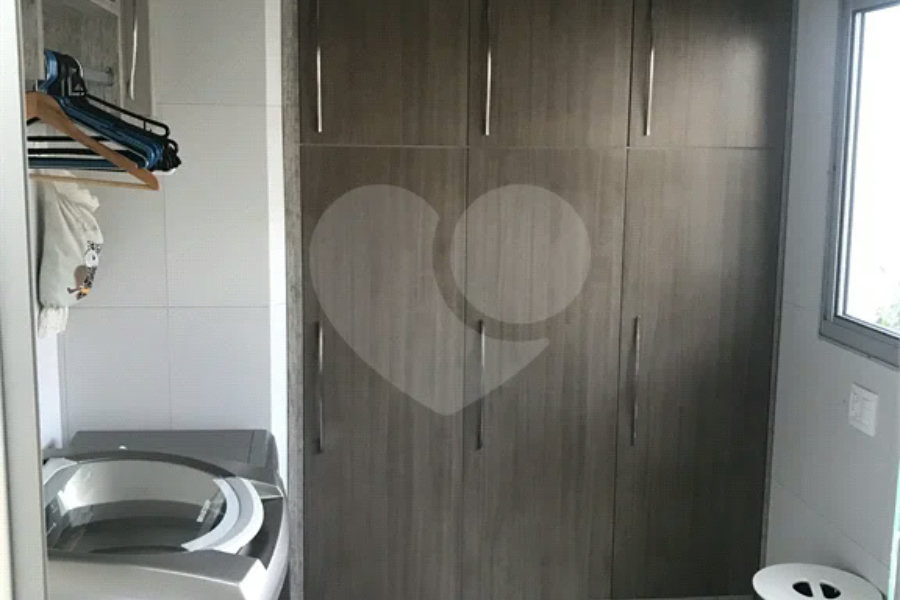 Sobrado à venda com 3 quartos, sendo 1 suíte, em Alto da Boa Vista, São Paulo, SP
